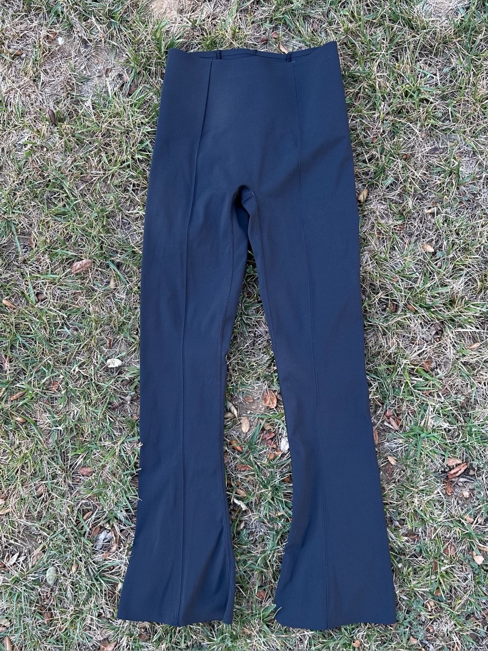 Spanx compression "Micro Flare" pants - Size M